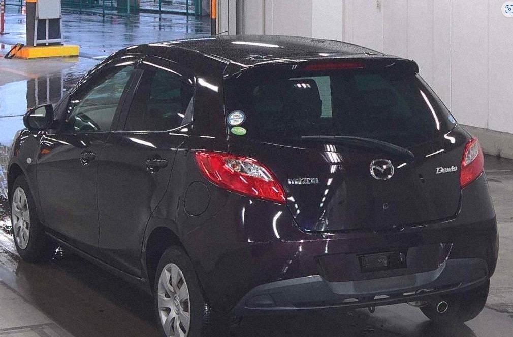 MAZDA DEMIO photo 2