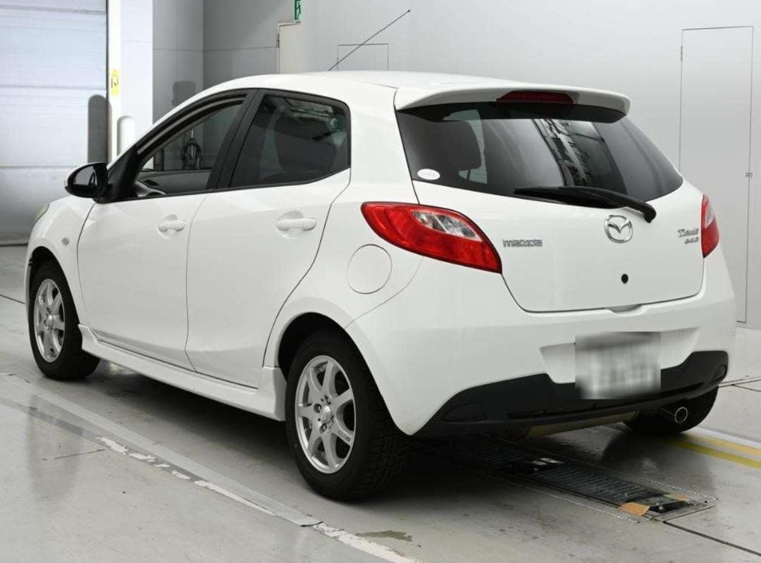 MAZDA DEMIO photo 5