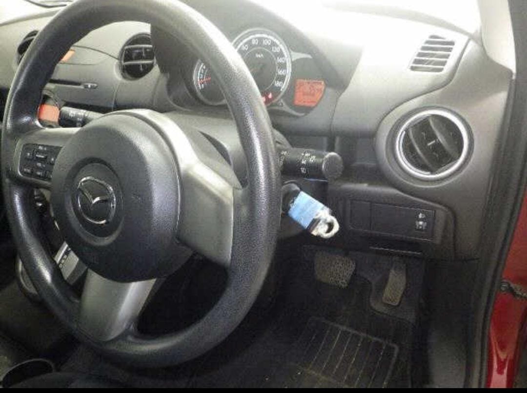 MAZDA DEMIO photo 5