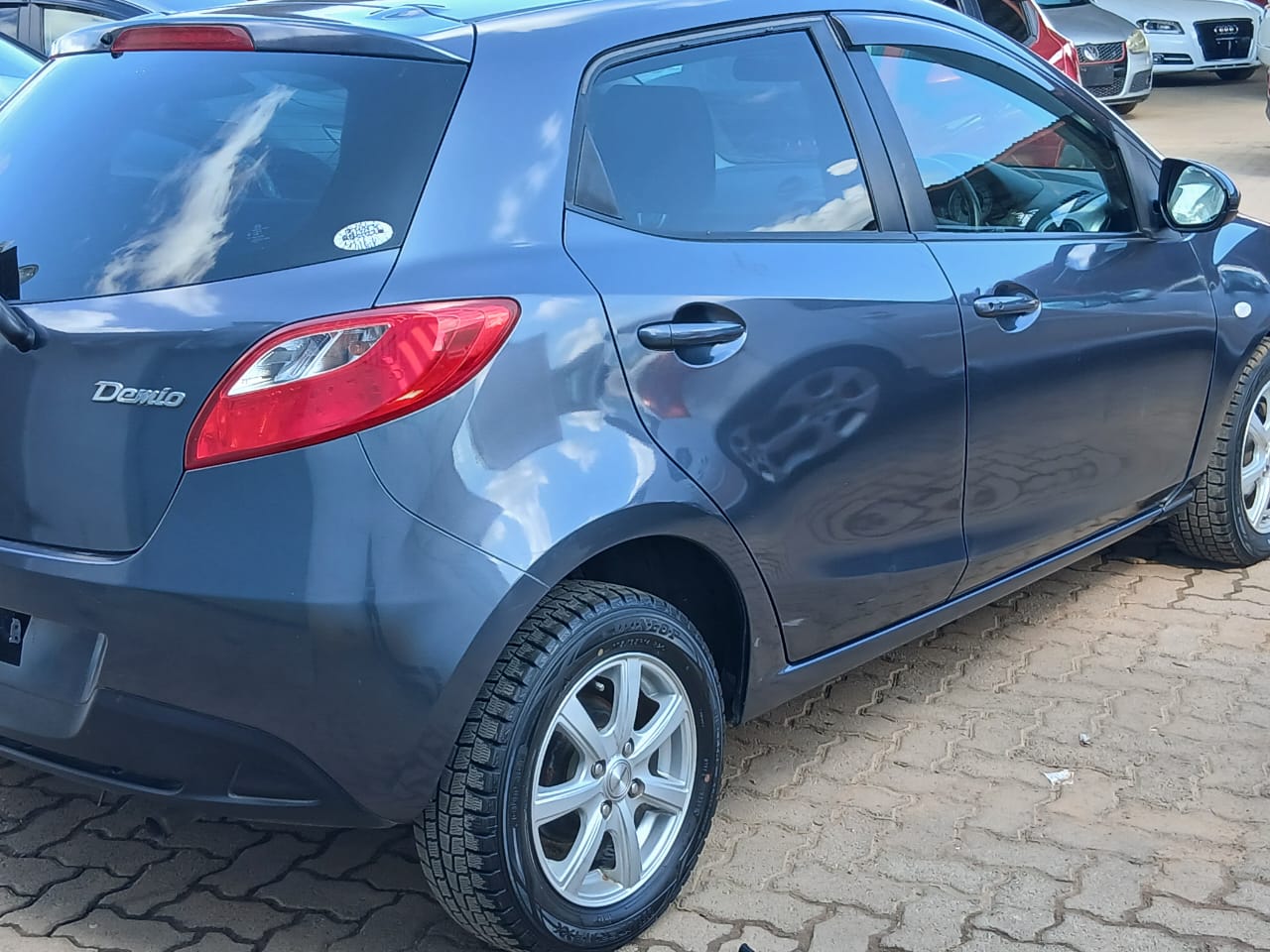 MAZDA DEMIO