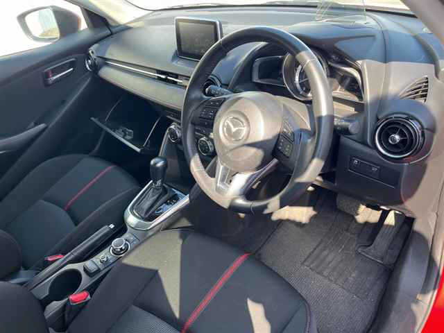 MAZDA DEMIO photo 3