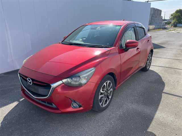 MAZDA DEMIO photo 4
