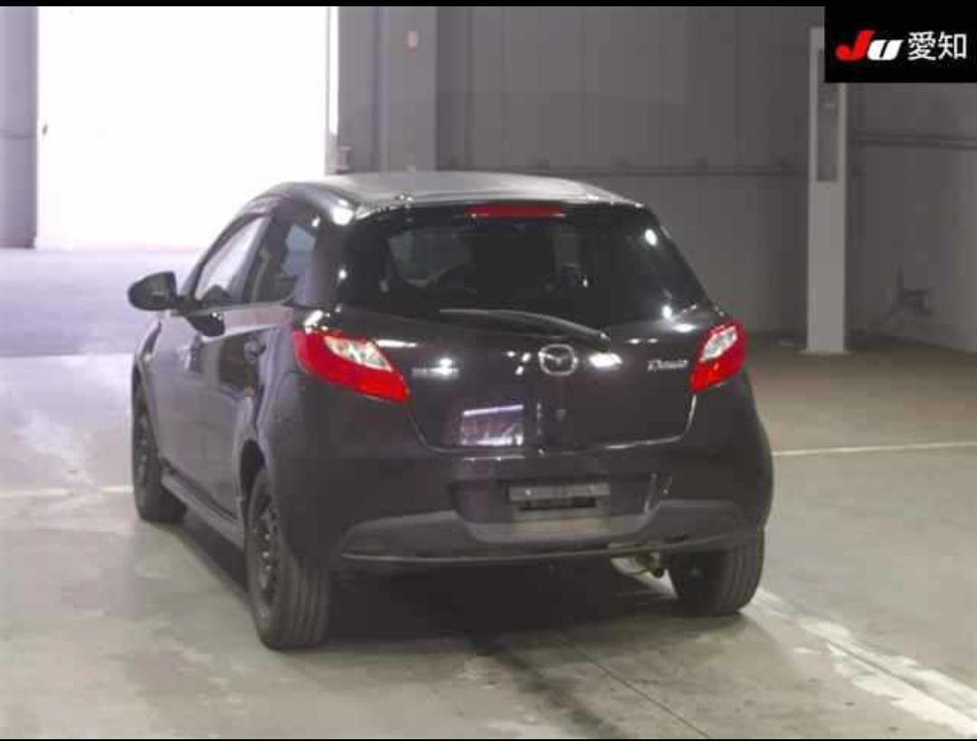 MAZDA DEMIO photo 4
