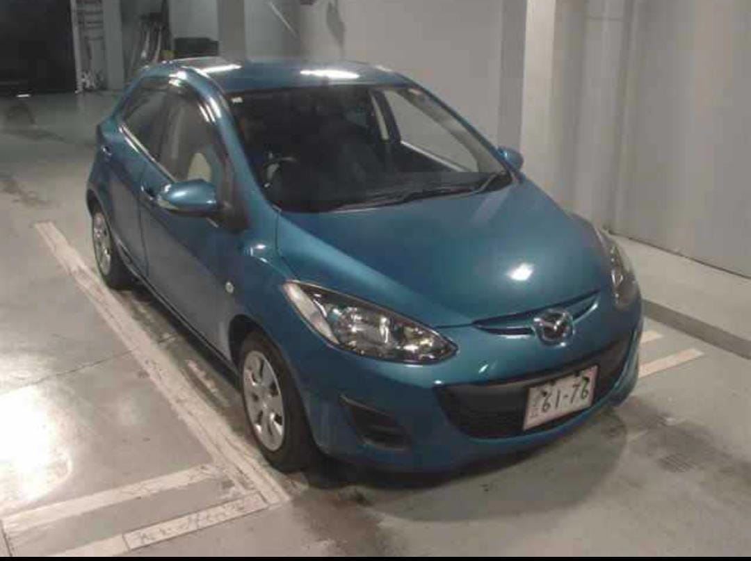 MAZDA DEMIO photo 2