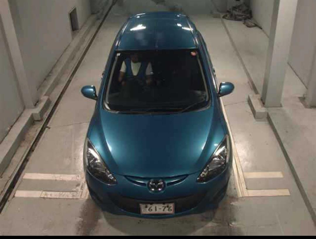 MAZDA DEMIO photo 4