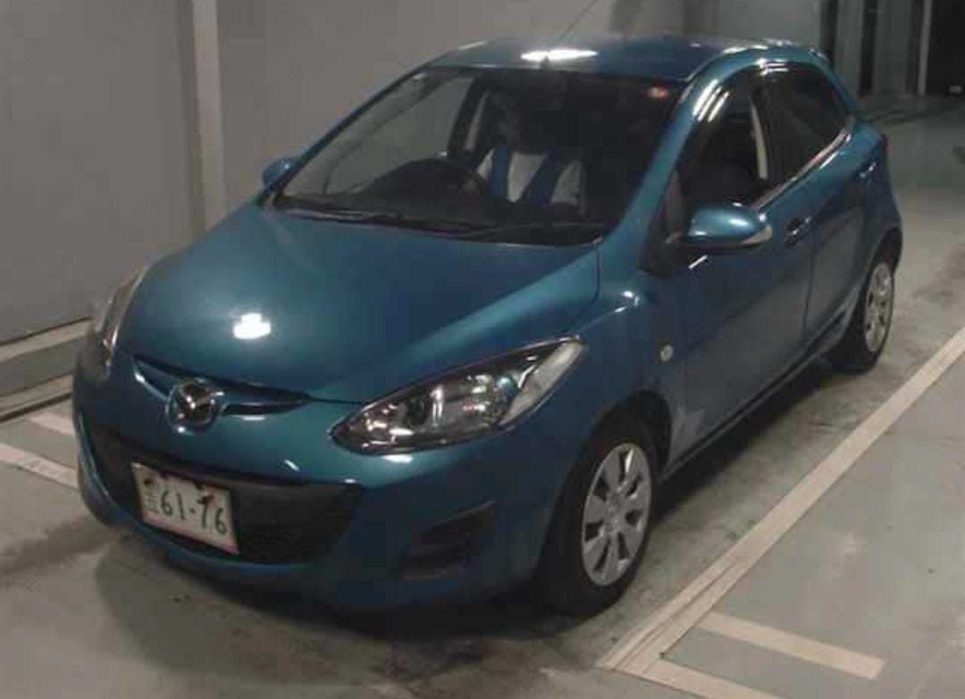MAZDA DEMIO photo 6